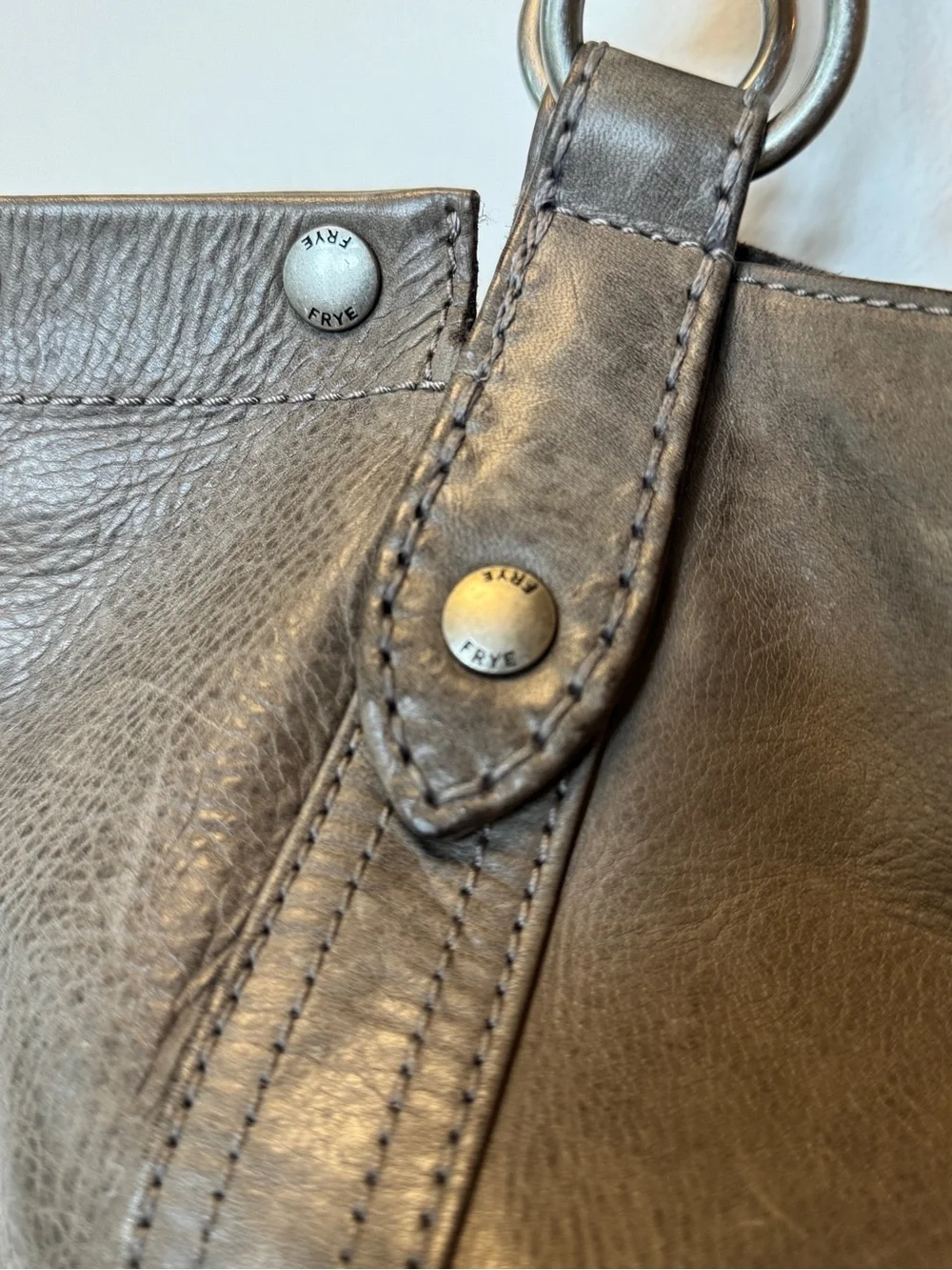 Frye Melissa shoulder tote bag in Ice Gray
